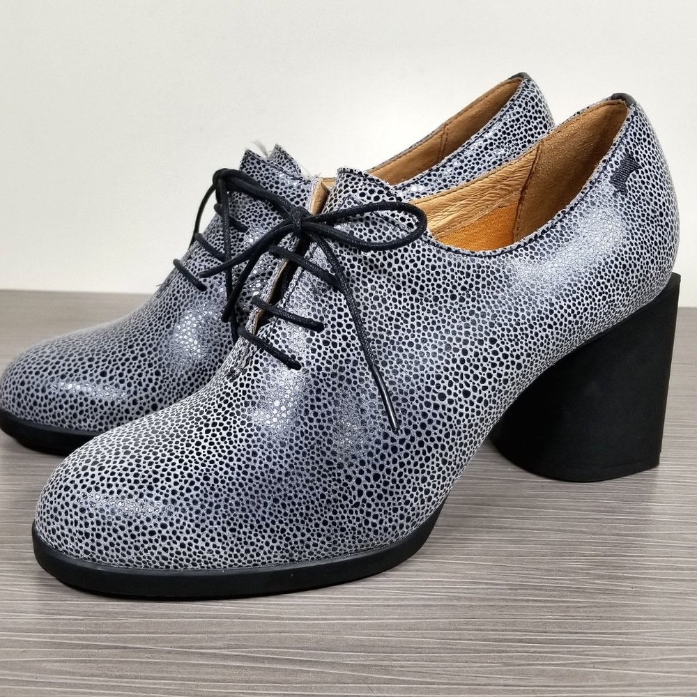 Camper Lea Oxford Pump, Black Speckled Leather, Womens Size 7 US / 37